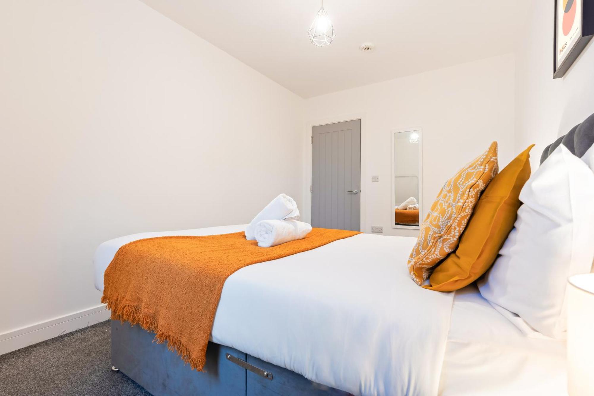 Smethwick Deluxe 2 Bedroom Aparetment - Secure Parking - Balcony - Rated Exceptional - 9Mc Birmingham Exterior foto